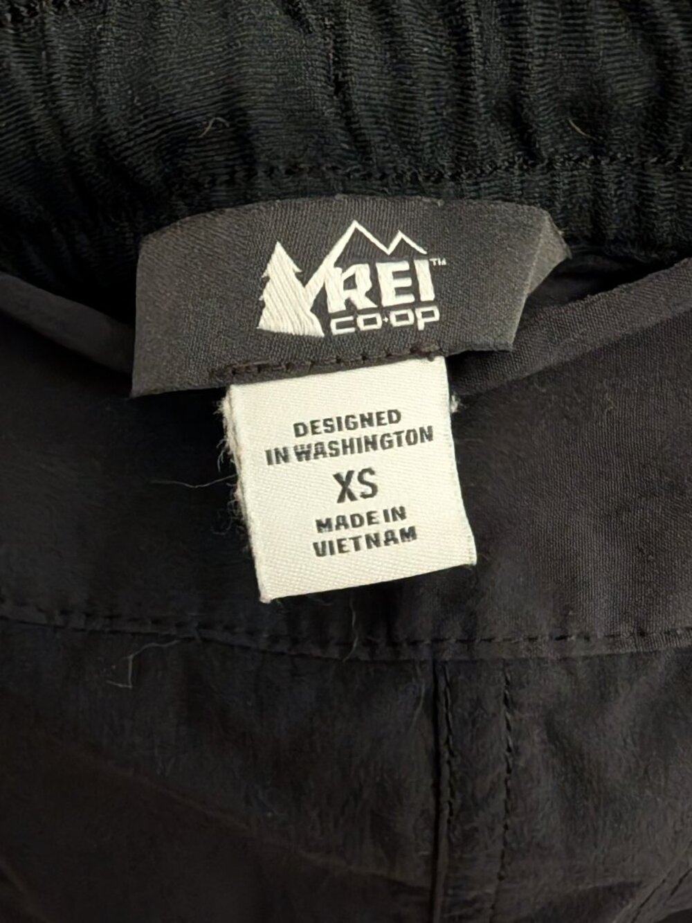 REI outdoor shorts. Black water resistant shorts. Quick dry. Perfect swim, boat